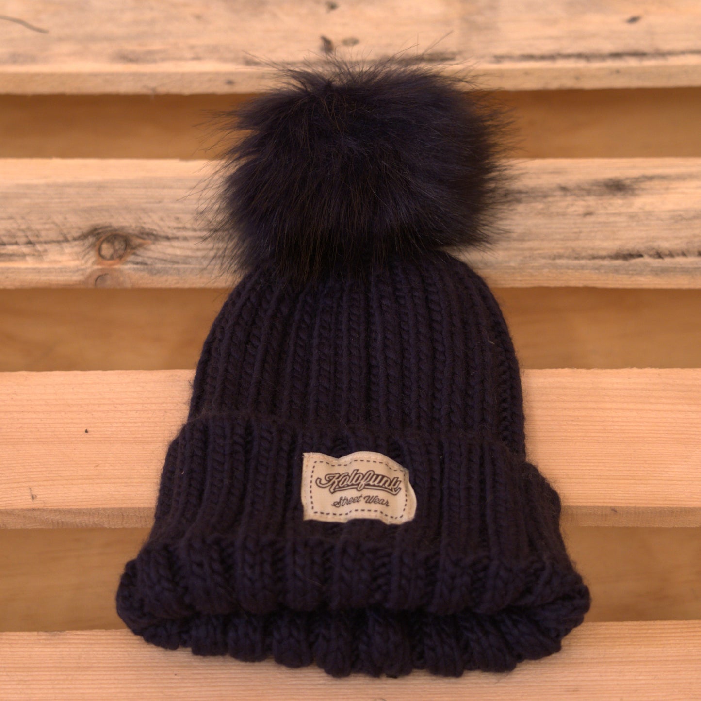 Gorro pompón peluche