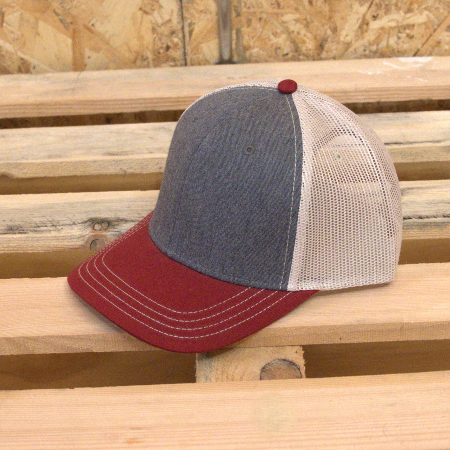 Gorra trucker tricolor